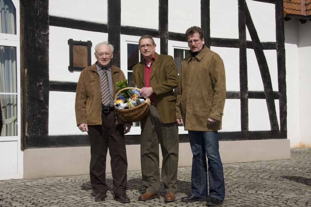 Das Bild zeigt von links: Josef Vinke, Konrad Hansmeier und Hans-Gerd Hüster Das Bild zeigt von links: Josef Vinke, Konrad Hansmeier und Hans-Gerd Hüster