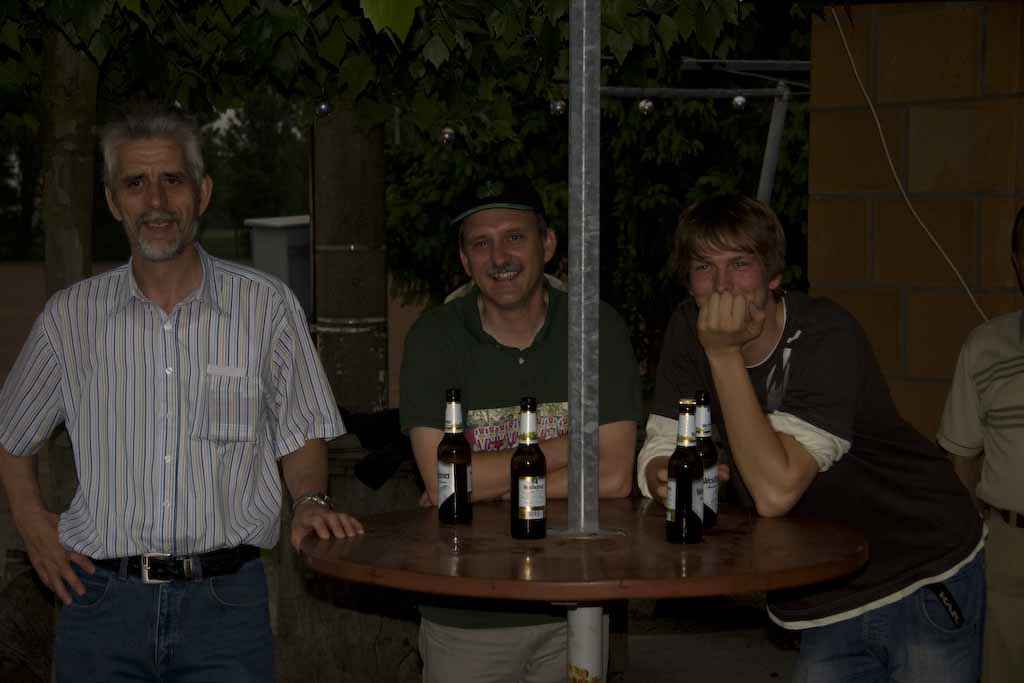 v.l. Trainer Hans-Jürgen Pahlsmeyer, Betreuer Hannes Nordmeyer und Trainer Alexander Neumann