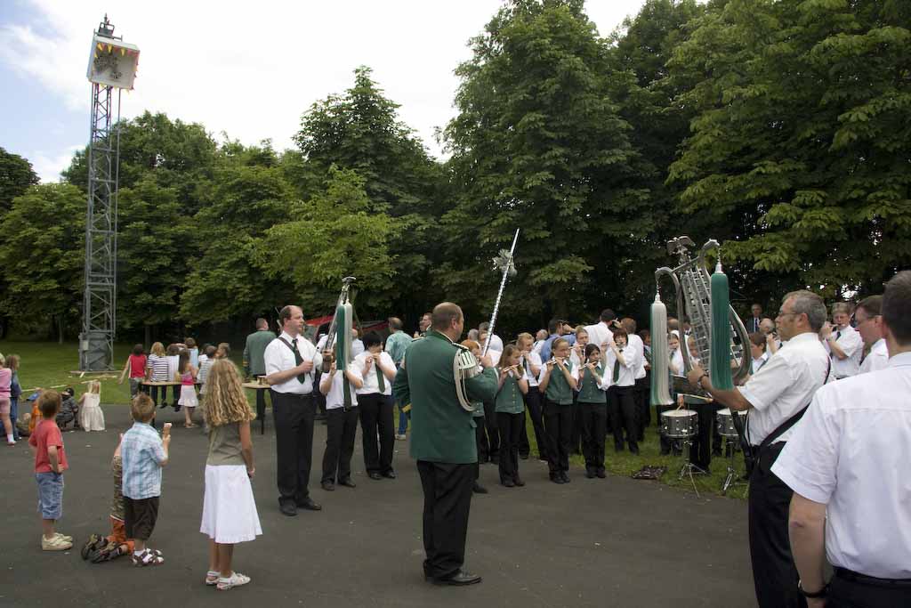 Spielmannszug Die Schützen wurden musikalisch von dem Spielmannszug und dem Musikverein Alfen unterstützt