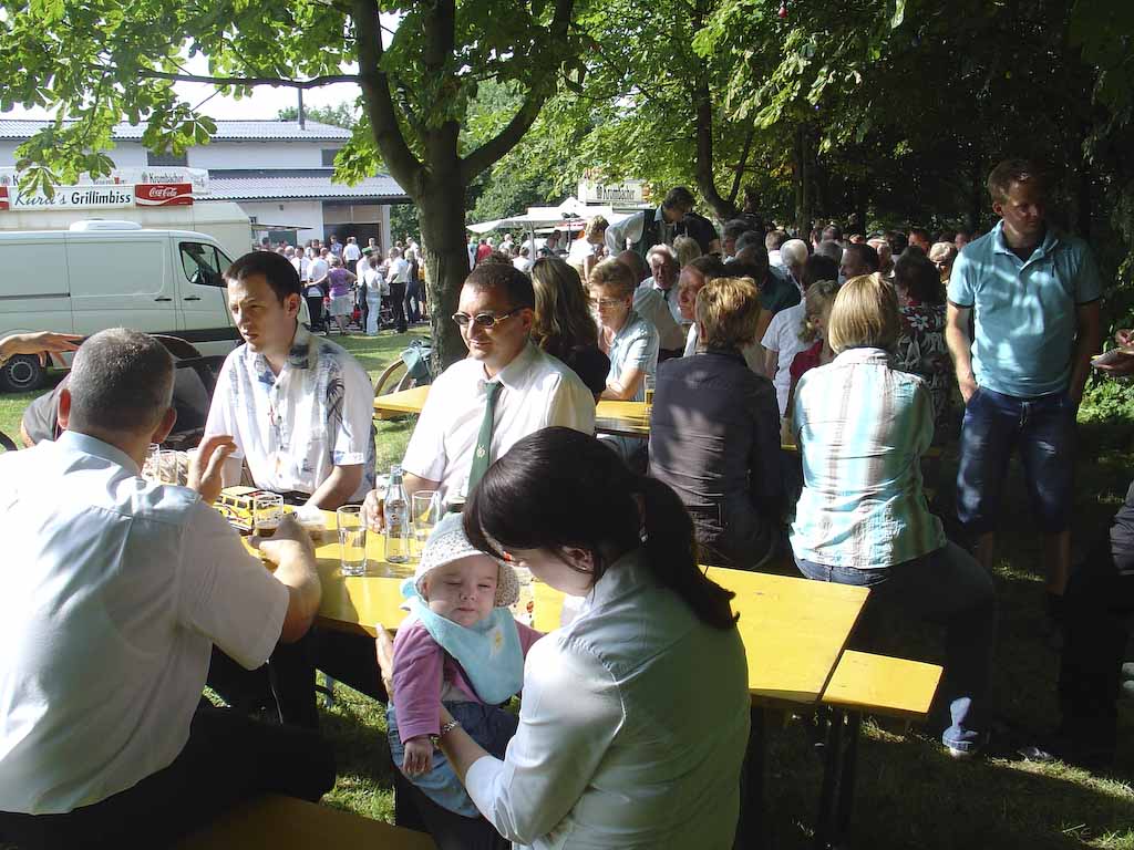 Der Biergarten hinter der Halle wurde gern genutzt