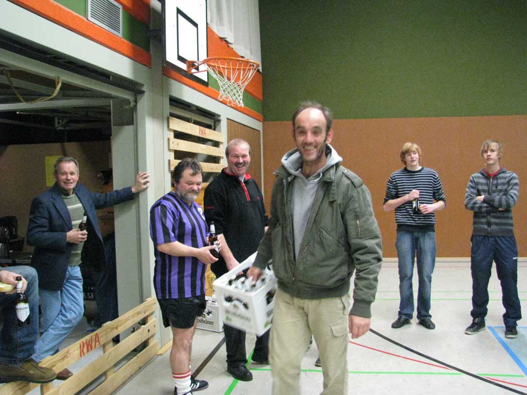 Den Preis für den besten Torschützen erhielt Alan Lacey von den Alte Herren. Er erzielte 6 Tore.