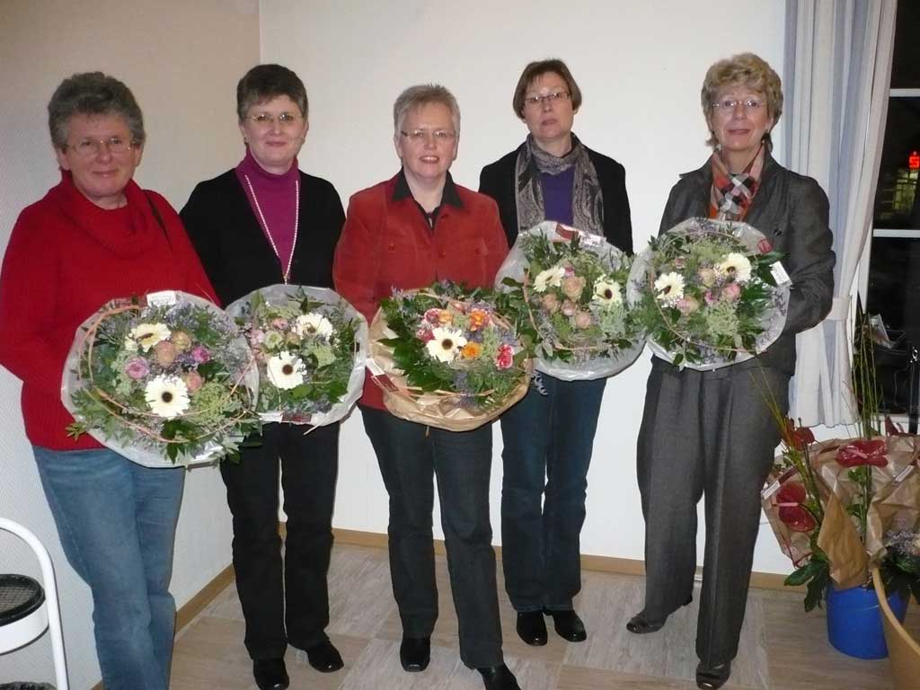 Alter Vorstand von links: Annette Witte, Annelie Limper, Ingrid Ewers, Maritheres Schulte, Relindis Salmen