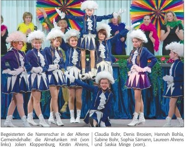 Begeisterten die Narrenschar in der Alfener Gemeindehalle: die Almefunken mit (von links) Jolien Kloppenburg, Kirstin Ahrens, Claudia Bohr, Denis Brosien, Hannah Bohla, Sabine Bohr, Sophia Sämann, Laureen Ahrens und Saskia Minge (vorn).