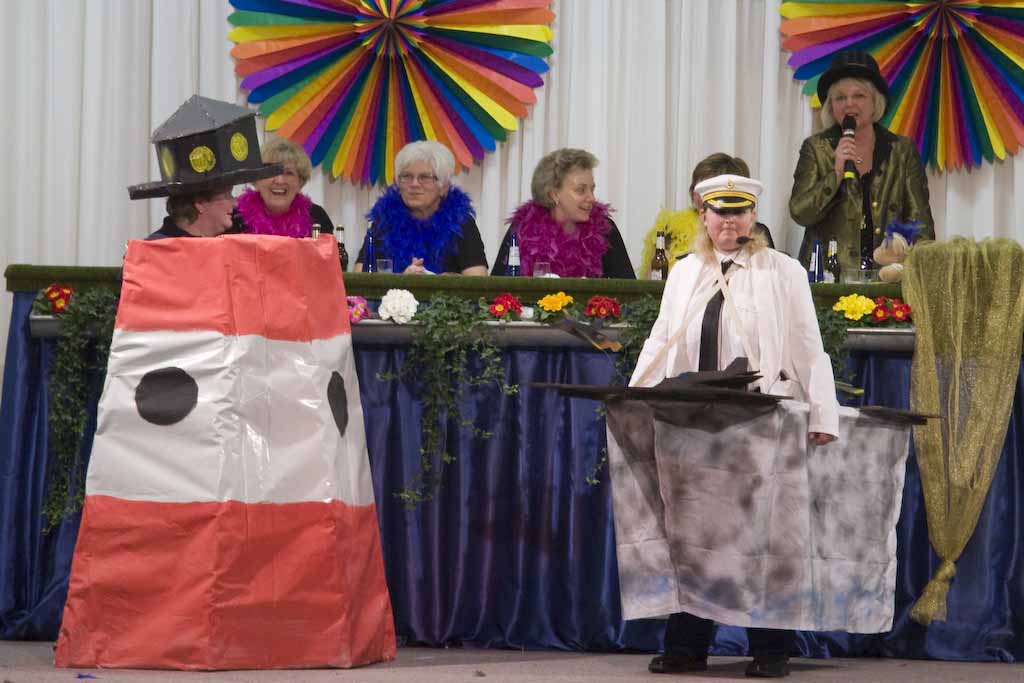 Eine historische Gegebenheit brachte die Halle zum Lachen