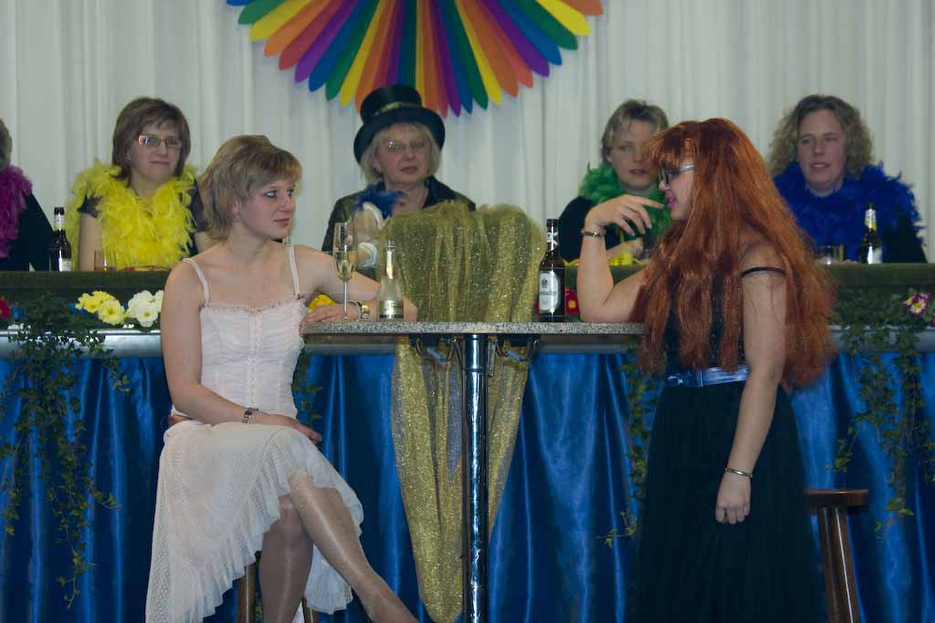 Mit einer Rakete honorierten die begeisterten Zuschauer den Programmpunkt von Lisa und Eva Drüke