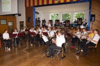 Das Programm des Musikvereins hatte für jeden etwas zu bieten. Von Märschen über Polkas bis hin zu Swing und modernen Stücken war alles dabei. Auch das Stück "Heal the world" des kürzlich verstobenen King of Pop, Michael Jackson, wurde begeisterte die Zuhörer. Das Programm des Musikvereins hatte für jeden etwas zu bieten. Von Märschen über Polkas bis hin zu Swing und modernen Stücken war alles dabei. Auch das Stück "Heal the world" des kürzlich verstobenen King of Pop, Michael Jackson, wurde begeisterte die Zuhörer.