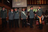 Natürlich wurden auch wieder die Jubilare geehrt. In diesem Jahr jährte sich die Mitgliedschaft für folgende Schützenbrüder: 25 Jahre: Heinz Josef Bielemeiyer, Ulrich Halsband, Manfred Meyer, Peter Wellensiek, Aloys Lengerling 40 Jahre: Johannes Breimhorst, Ulrich Kesselmeier, Klaus Porsch, Heinrich Rochell, Manfred Dransfeld 50 Jahre: Johannes Halsband, Karl Kloppenburg, Eduard Lagers, Josef Pasel, Hermann Witte, Josef Fischer 60 Jahre: Franz Nillies Natürlich wurden auch wieder die Jubilare geehrt. In diesem Jahr jährte sich die Mitgliedschaft für folgende Schützenbrüder: 25 Jahre: Heinz Josef Bielemeiyer, Ulrich Halsband, Manfred Meyer, Peter Wellensiek, Aloys Lengerling 40 Jahre: Johannes Breimhorst, Ulrich Kesselmeier, Klaus Porsch, Heinrich Rochell, Manfred Dransfeld 50 Jahre: Johannes Halsband, Karl Kloppenburg, Eduard Lagers, Josef Pasel, Hermann Witte, Josef Fischer 60 Jahre: Franz Nillies