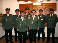 Den silbernen Verdienstorden erhielten: Josef Ewers (2.v.l), Martin Schumacher (4.v.l.) und Theo Bohnsteffen (7.v.l.) Den Hohen Bruderschaftsorden: Hans Geord Igges (1.v.l.) und Rolf Gürntke (6.v.l.) Ehrenhauptmann wurde Bernhard Witte (3.v.l.), Ehrenoffizier Karl Heinz Hüster (5.v.l.) Den silbernen Verdienstorden erhielten: Josef Ewers (2.v.l), Martin Schumacher (4.v.l.) und Theo Bohnsteffen (7.v.l.) Den Hohen Bruderschaftsorden: Hans Geord Igges (1.v.l.) und Rolf Gürntke (6.v.l.) Ehrenhauptmann wurde Bernhard Witte (3.v.l.), Ehrenoffizier Karl Heinz Hüster (5.v.l.)