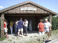Bei strahlendem Sonnenschein startet die Radtour zum Flughafen Bei strahlendem Sonnenschein startet die Radtour zum Flughafen