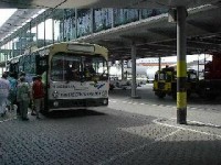 Dann geht es mit dem Bus weiter Dann geht es mit dem Bus weiter