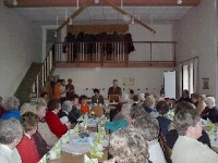Anschließend begrüßte die 1. Vorsitzende Ingrid Ewers die Alfener Frauen im vollbesetzten Bürgerhaus zum "sprechenden Kuchenbuffet" Anschließend begrüßte die 1. Vorsitzende Ingrid Ewers die Alfener Frauen im vollbesetzten Bürgerhaus zum "sprechenden Kuchenbuffet"
