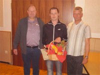 Unser Kompaniemeister Michael Koch zwischen Oberst Joseph Drüke und Hauptmann Norbert Pasel Unser Kompaniemeister Michael Koch zwischen Oberst Joseph Drüke und Hauptmann Norbert Pasel