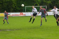 Die Kicker vom SJC Hövelriege waren von dem unerwarteten Betrieb auf ihrem Platz überrascht, schenkten den Alfener aber nichts