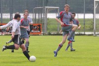Es ist kaum zu glauben aber wahr: Alexander Neumann macht zur Zeit ein Praktikum in England und ist extra für dieses Match nach Alfen gekommen