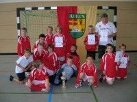 Der Trainer mit seinem erfolgreichen Team