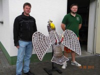 Die Vogelbauer für das Schützenjahr 2010: Dietmar Ahrens und Oliver Gürntke