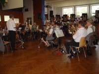 In der Festhalle unterhielt der Musikverein Weine mit konzertanter Blasmusik