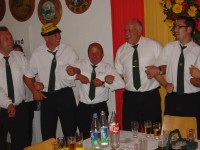 Die Kamera hat etwas zu spät ausgelöst, sonst hätte man sehen können, wie Zeremonienmeister Friedhelm Reinstädler den Hofherren direkt in die Augen geschaut hätte Die Kamera hat etwas zu spät ausgelöst, sonst hätte man sehen können, wie Zeremonienmeister Friedhelm Reinstädler den Hofherren direkt in die Augen geschaut hätte