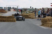 Die Schikane sauber gemeistert Die Schikane sauber gemeistert