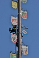 Ticker-2011- 05-01-085